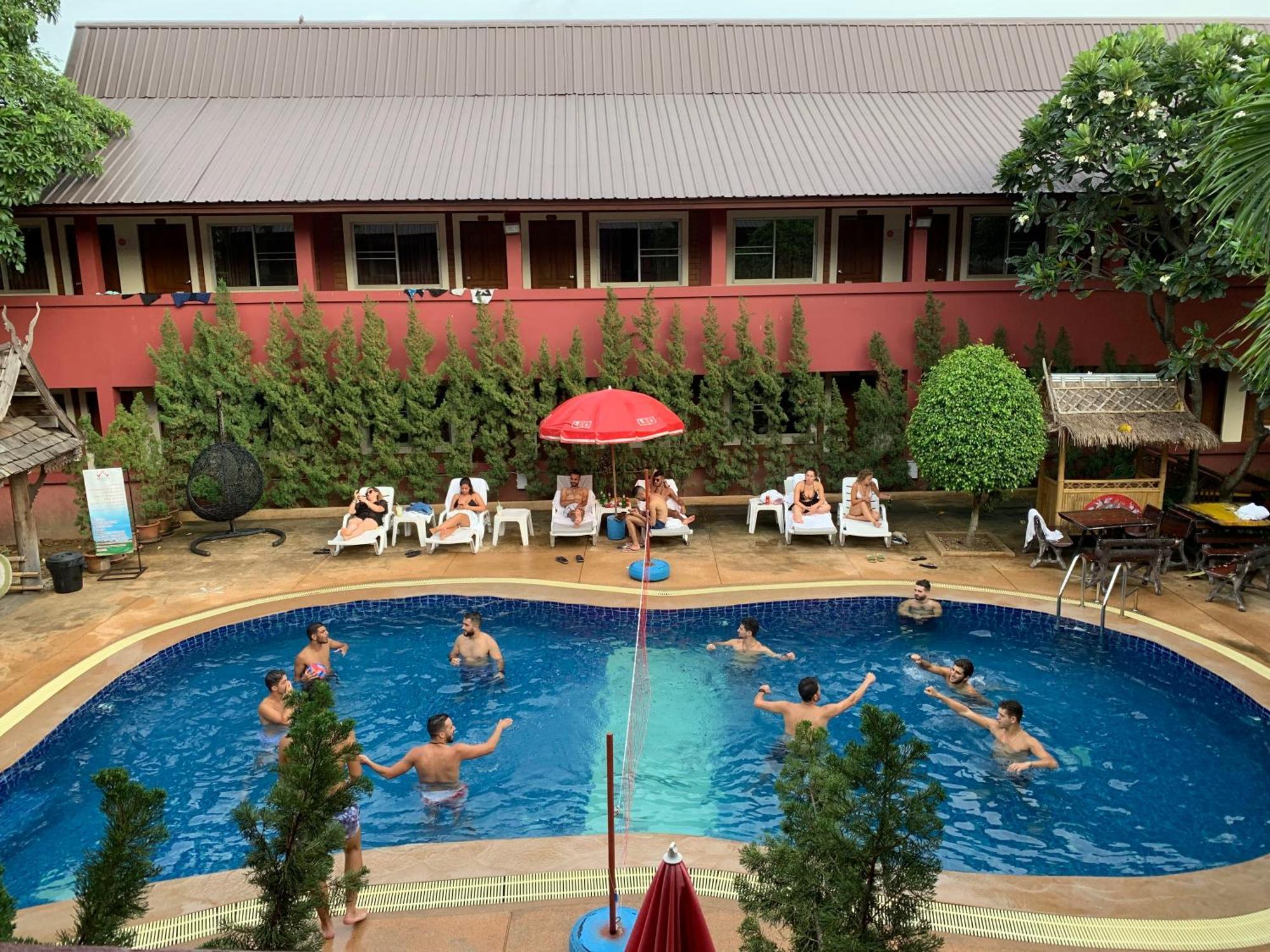旅馆 红砖旅舍 *